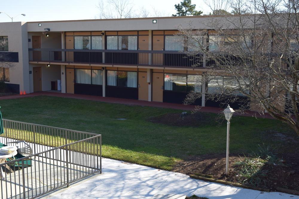 Quality Inn Roanoke Airport Exterior photo