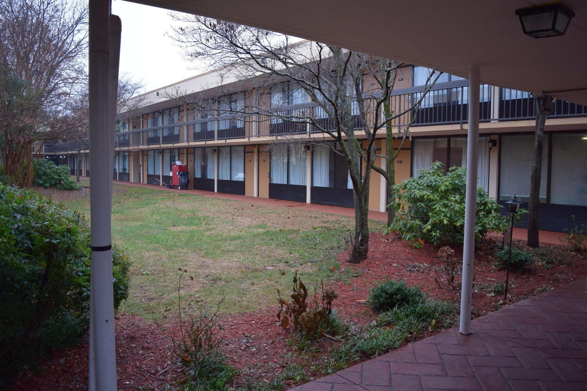 Quality Inn Roanoke Airport Exterior photo